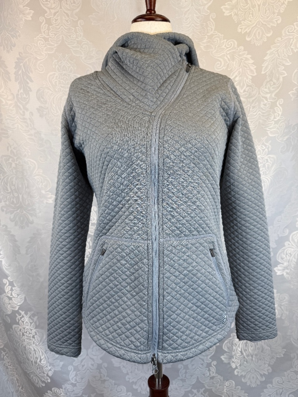 New Balance Quilted Full Zip Jacket w Hood Gray Zip Pockets Adj Neckline Size L